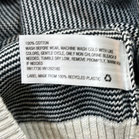 Cat & Jack Hooded Pullover Sweater Front Pocket Ribbed Hem & Wrists XS(4… - Picture 5 of 7